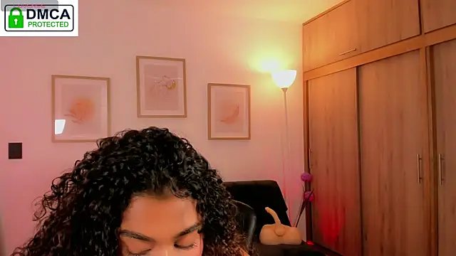 aleja_montiel__ webcam