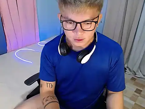 Fuckboii_intown webcam