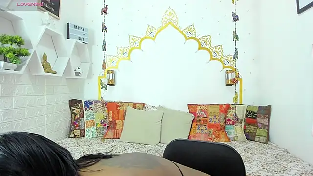 LadyNahir webcam