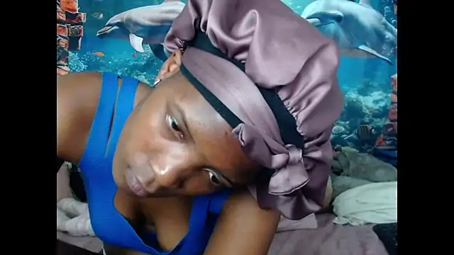 AfricanBarbiee69 webcam