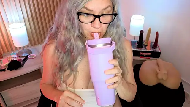MarianL0ve webcam