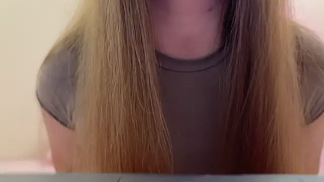JuicyHelenX webcam