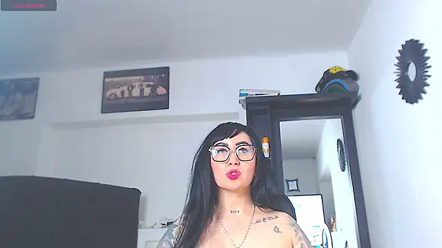 Vicky_hotmilf webcam