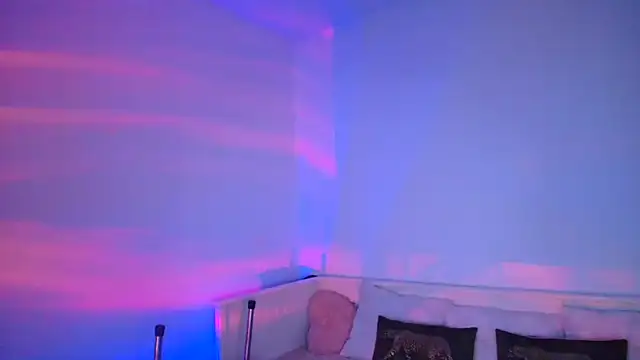 MicheyyAdam webcam