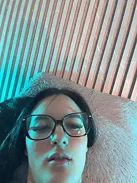 SOPHICOLLINS webcam