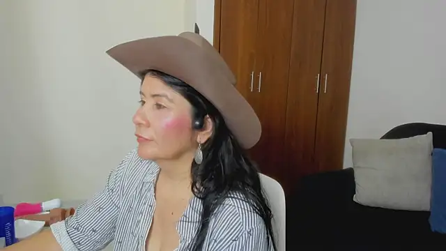 kiraGeiner webcam