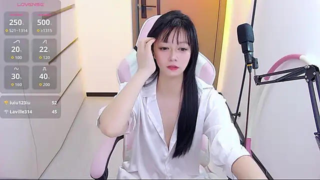 Fioriy66 webcam