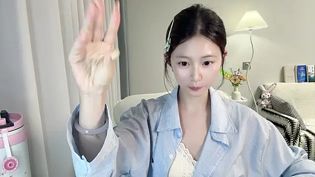 Ooo-ooO live cam on StripChat