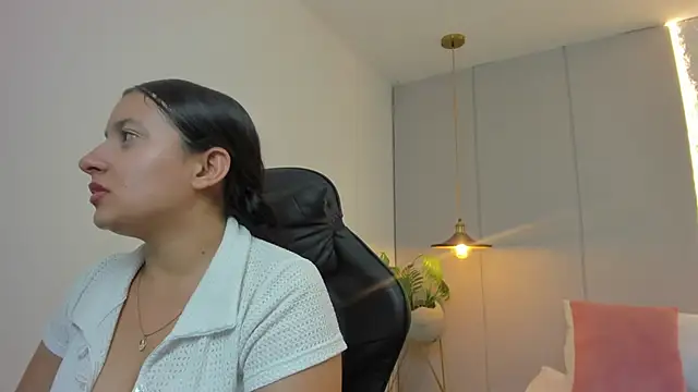 kira_relish webcam
