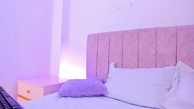 DinaNoor webcam