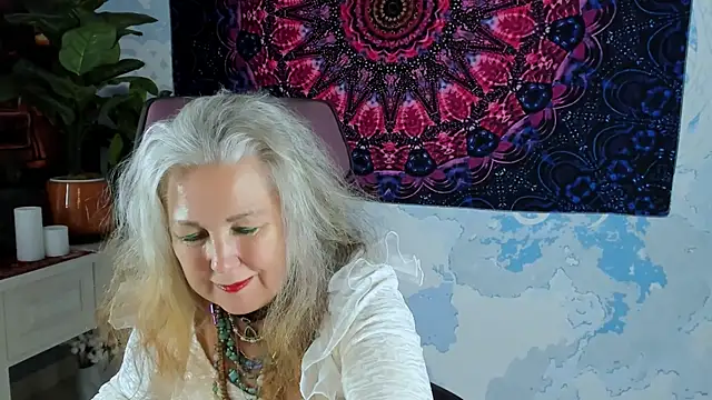 LilaMaharani live cam on StripChat