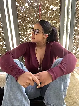 trianawhite (F young) - Spanks ass♥️