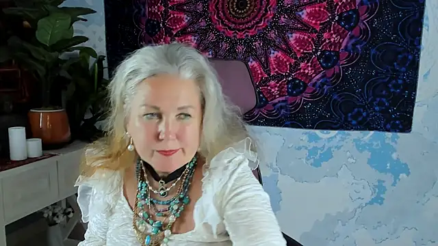 LilaMaharani webcam