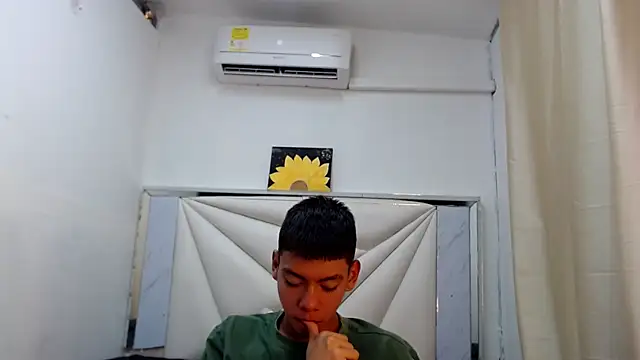 liarr_ (M twink) - naked