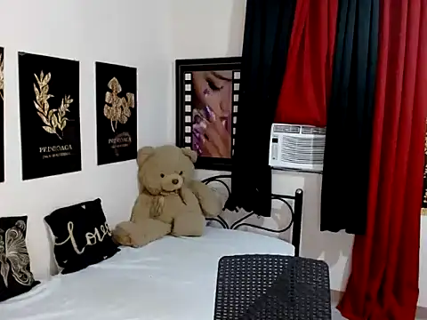 UrhotGoddess webcam
