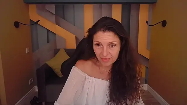 EllaLong webcam