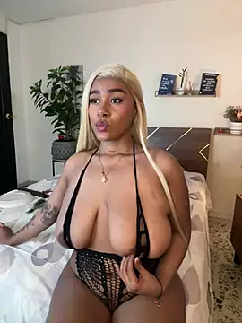 YariRose webcam