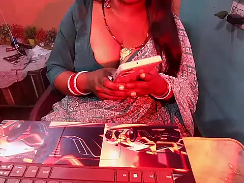 lov_shree_ webcam