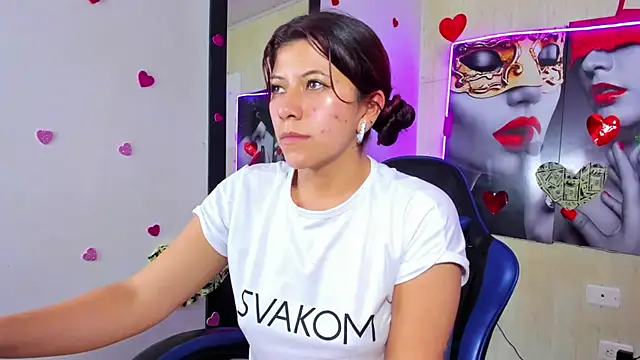 Raven_Rouge_ webcam
