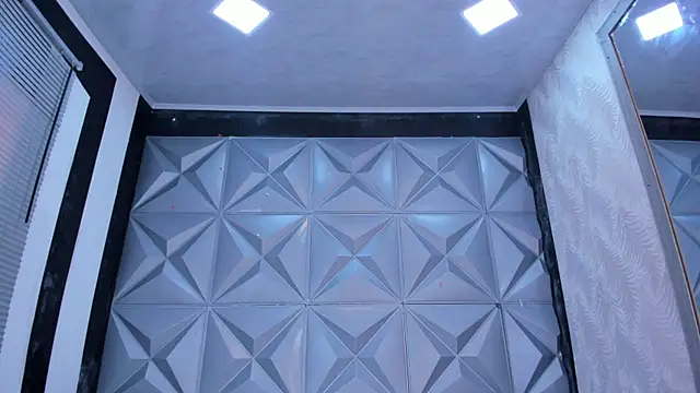BustyGlow webcam