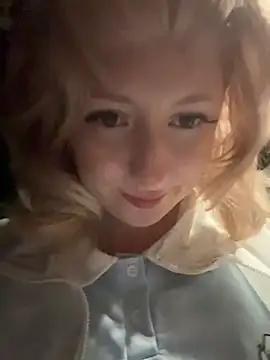 RonnieKiss webcam
