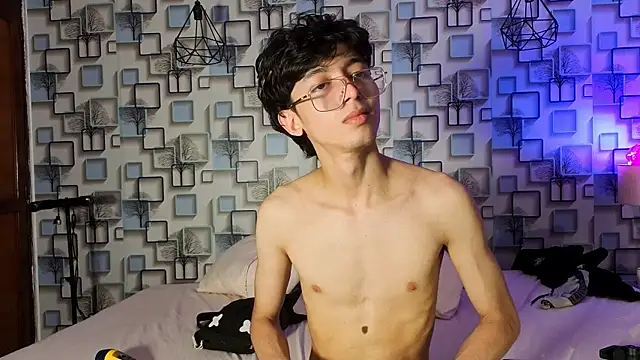 Twink_Sebas7 webcam