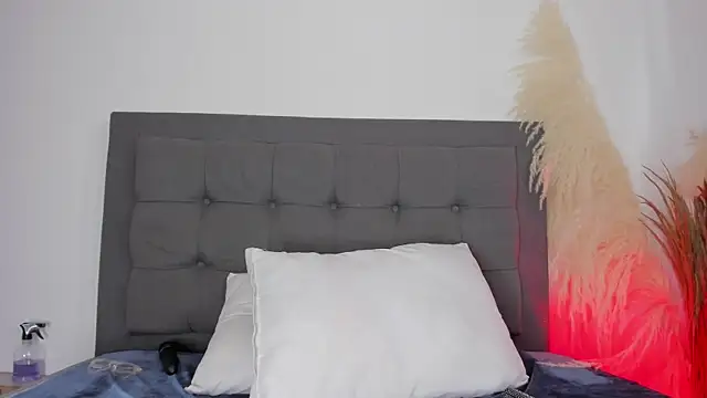 hanna-baker01 webcam