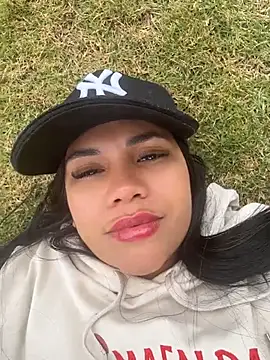 NoahJade webcam