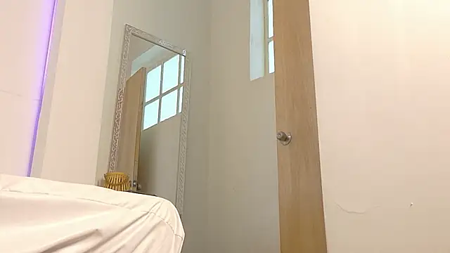 Monyel_Blake webcam