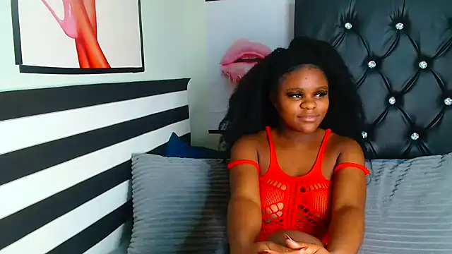 MahoganyEnchanted webcam