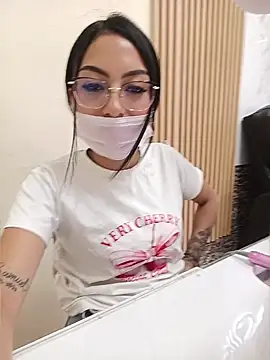 CrystalRouse19 webcam