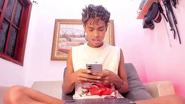 Cuteboyhenrik_os webcam