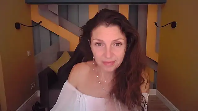 EllaLong webcam