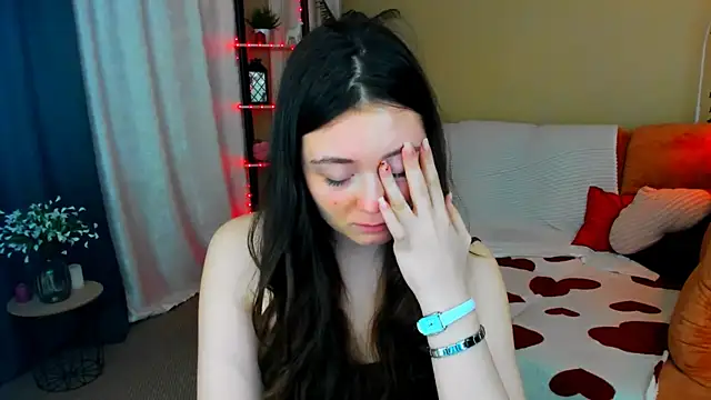 AlluringLookk live cam on StripChat