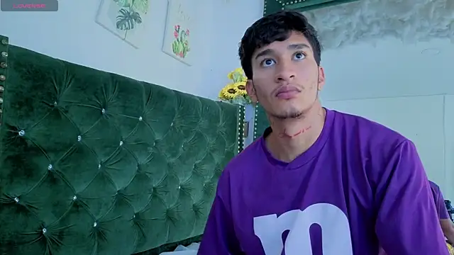 Zayn_Moretti webcam