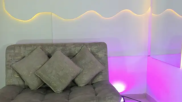 ArohomLester_ webcam