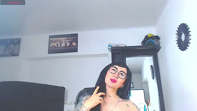 Vicky_hotmilf webcam