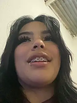 LiliMilk_21 webcam