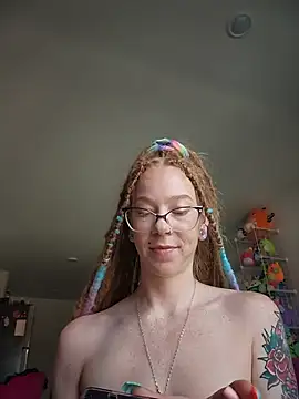 lucidlucy (F young) - Closeup pussy spread/tease