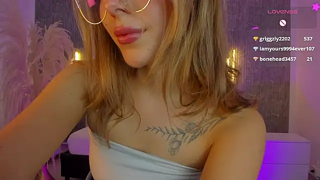 riley_sierra webcam