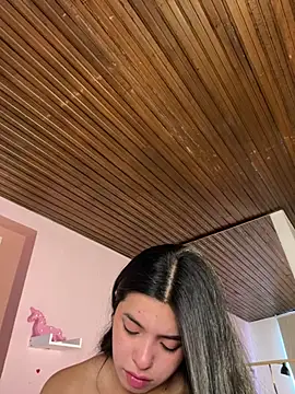 LunaMoore_Pink webcam