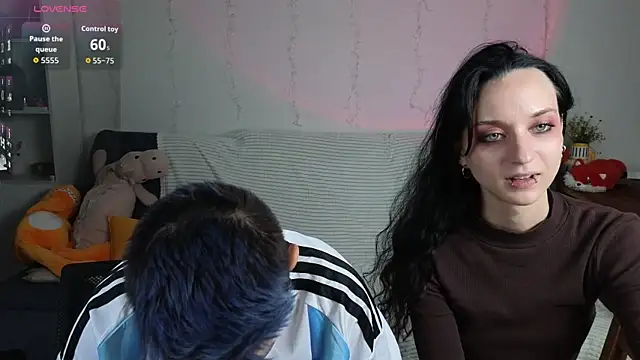 LuxuryLoverss webcam