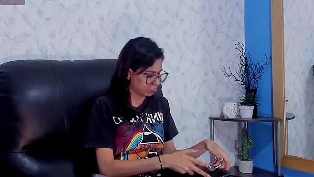 Emily_Lopera webcam