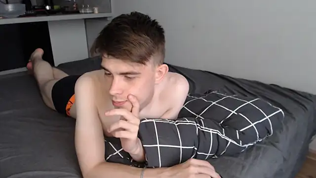Student_Oliver Live Web Cam Show