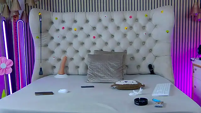 PlayfulShow webcam