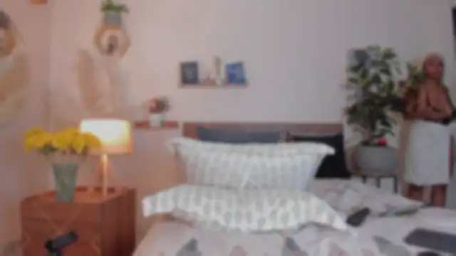 YariRose webcam