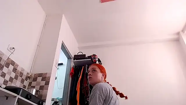 saara_johnson496 webcam