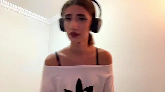 JuliaPierce webcam