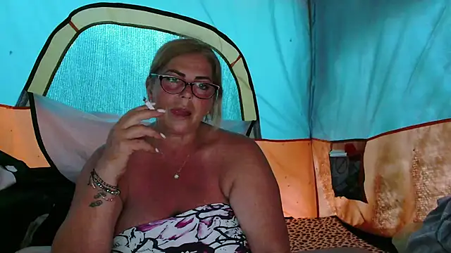 YulliaMilf webcam