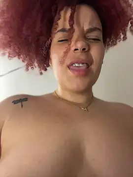 Leyah__ webcam